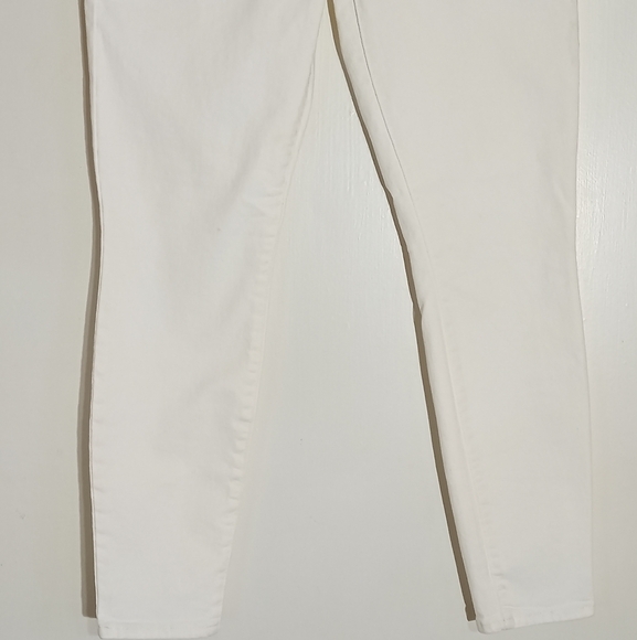 Lucky Brand Ava performance stretch mid rise skinny ankle jeans in white - Picture 2 of 11